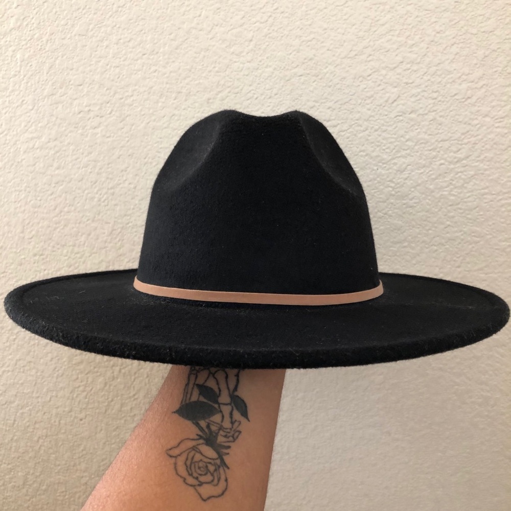 black fedora🖤